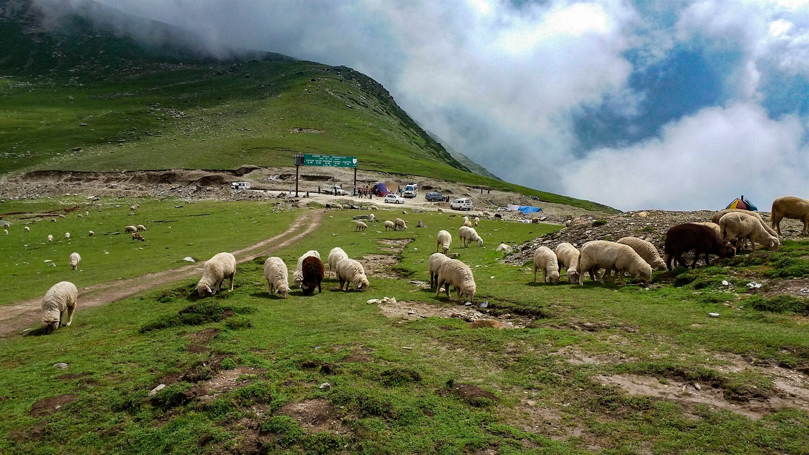 Kashmir & Gurez Valley Offbeat Explorer (8D/7N) - Ghumo Firoo Travels