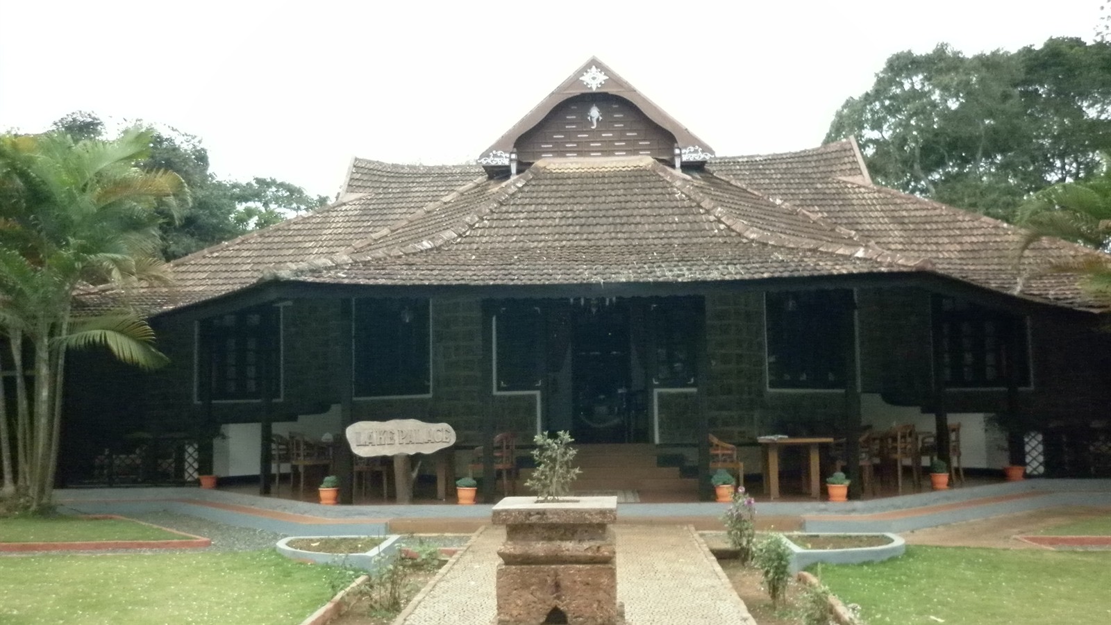 Kerala Tea, Wildlife & Backwaters Classic (5D/4N) - Ghumo Firoo Travels